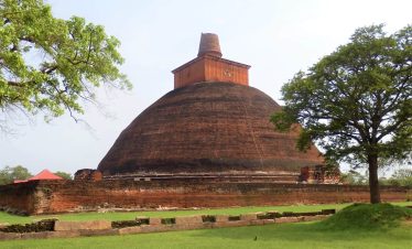 Royal-city-sri-lanka-anuradhapura