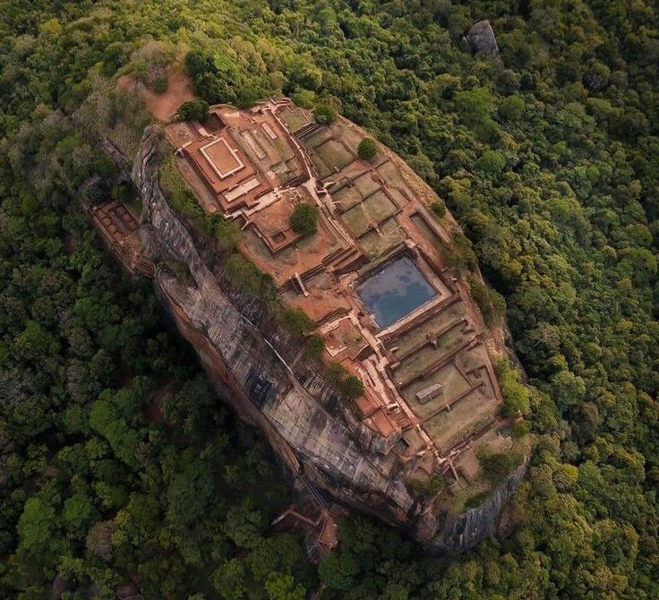 Sigiriya Lion Rock: Awe-Inspiring Ancient Fortress of Sri Lanka